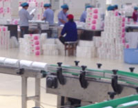 河南銀鴿無(wú)芯生產(chǎn)線(xiàn)生產(chǎn)現場(chǎng)