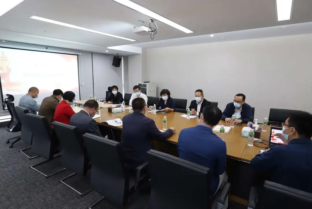 佛山市委常委、政法委書(shū)記陳小堅等一行領(lǐng)導蒞臨寶索企業(yè)集團督導疫情防控工作！